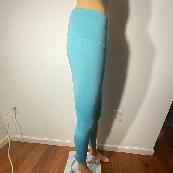 Women's Puma Leggings - Size Medium - Picture 3 of 8